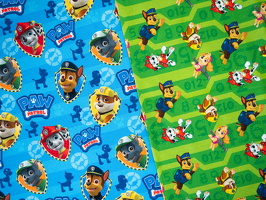 PawPatrol Baumwolljersey Hundekoepfe hellblau Springendehunde gruen 106842 103603 q2